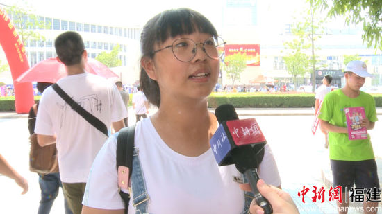 一名来自内蒙古的大一新生对即将开始的大学生活表示期待。 苏新宏 摄